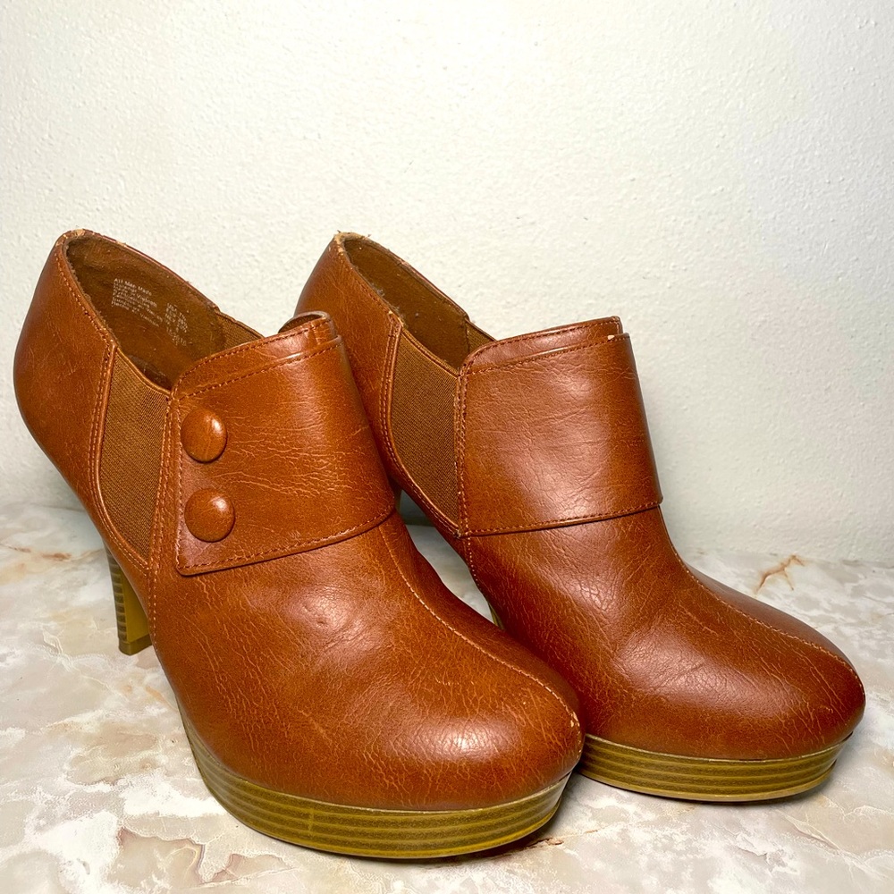 Brown Fioni heels